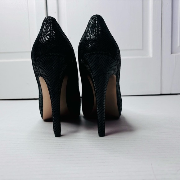 BCBGENERATION Black Parade Platform Pumps Size 7.5 - Picture 7 of 8
